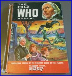 Job Lot of Doctor Who Annuals/Magazines/Books/Autographs (inc. Rare 1971 Annual)