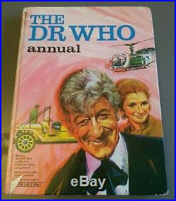 Job Lot of Doctor Who Annuals/Magazines/Books/Autographs (inc. Rare 1971 Annual)