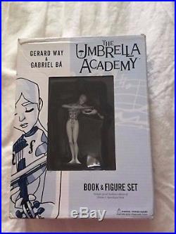 THE UMBRELLA ACADEMY FIGURE & BOOK BOXED SET. 2009. Hard To Find Bargain